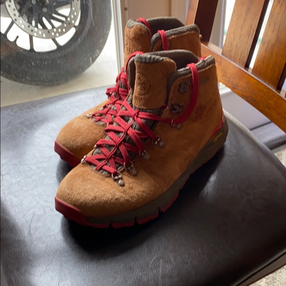 Danner 600 hiking boots